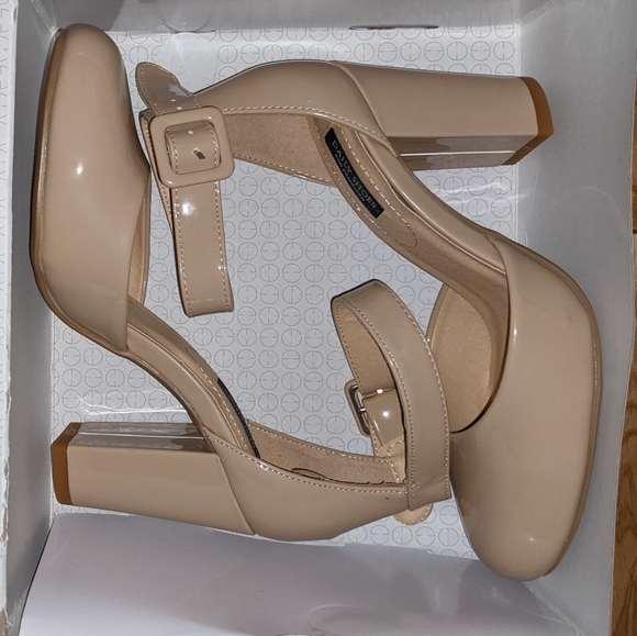 Beige Ankle Strap Closed Toe Heels Size 6 - Picture 3 of 6